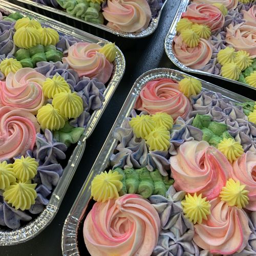 TRAY CAKES
