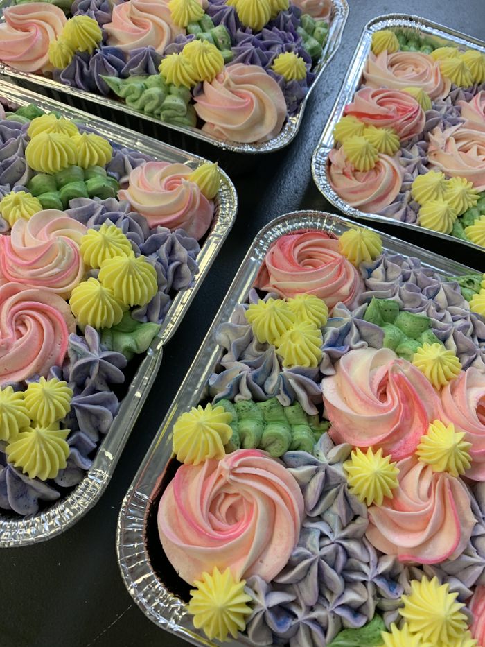 TRAY CAKES