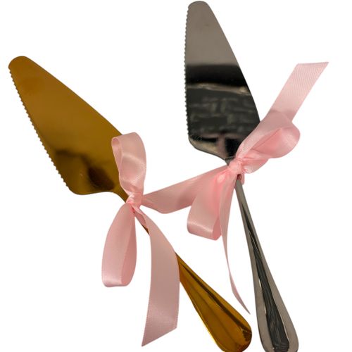 🎀 SWEET Bakery Cake Server with serated edge for cutting