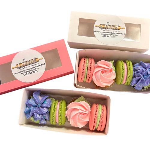 🌸 MACARONS & MINI CUPCAKES