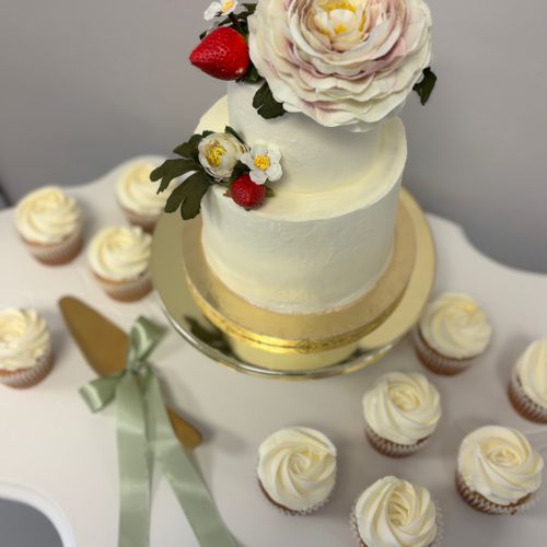 Mini 2 Tier Cake to serve 25  4” & 6”