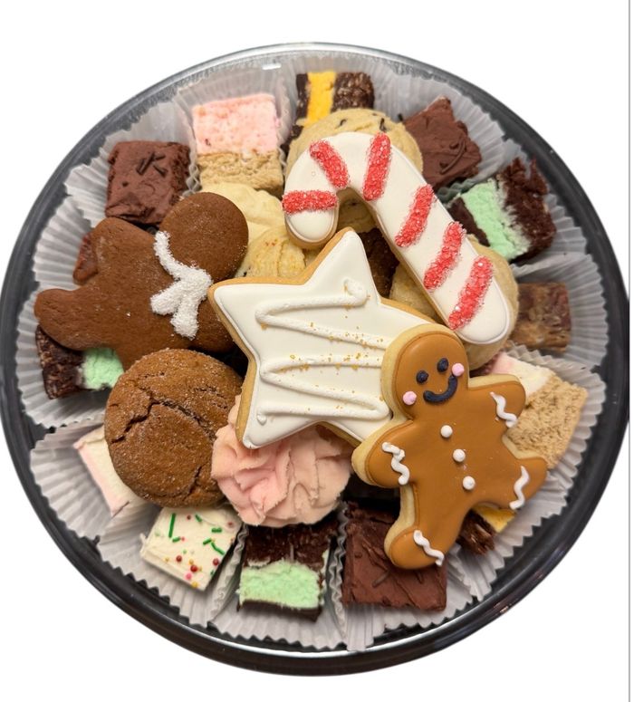 🌲 50 Piece Holiday Sweet Tray