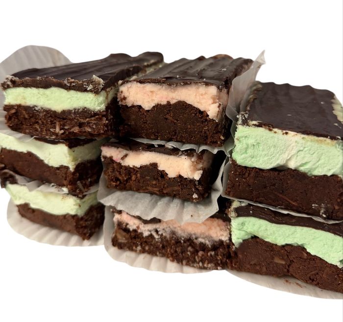 🌲 Peppermint Naniamo  Bars